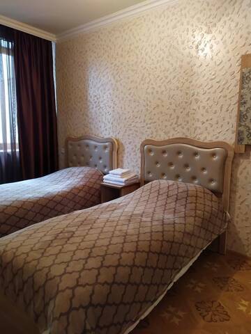 Фото номера Двухместный номер с 1 кроватью и балконом Мини-отель Shinuhayr Inn г. Shinuhayr 6